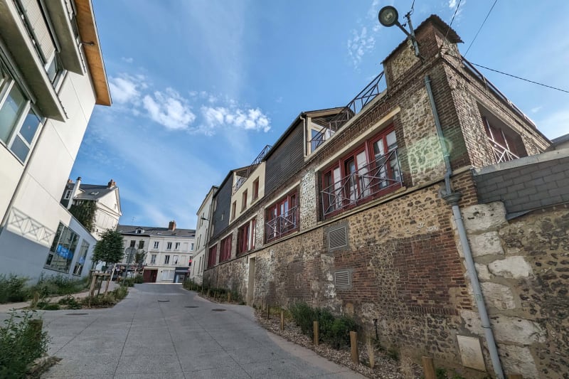 À Rouen Rive Droite, location d'un appartement de 4 pièces avec grande terrasse - Image 1