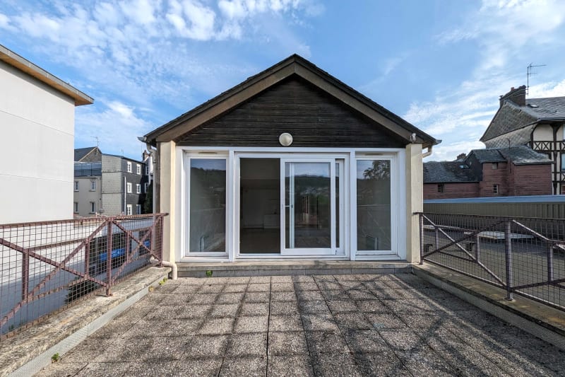 À Rouen Rive Droite, location d'un appartement de 4 pièces avec grande terrasse - Image 3