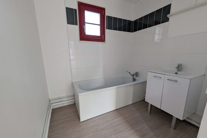 À Rouen Rive Droite, location d'un appartement de 4 pièces avec grande terrasse - Image 8