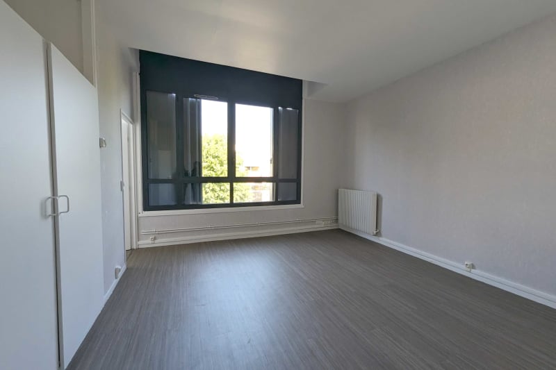 À Elbeuf, location d’un appartement T1 - Image 2