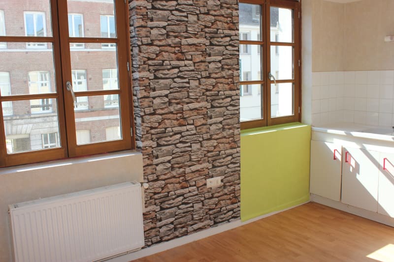 Appartement triplex F6 à louer en plein centre-ville d'Elbeuf - Image 3