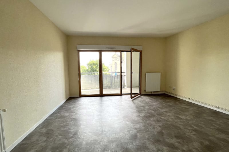 Grand appartement duplex F3 à louer en plein centre-ville d'Elbeuf - Image 3