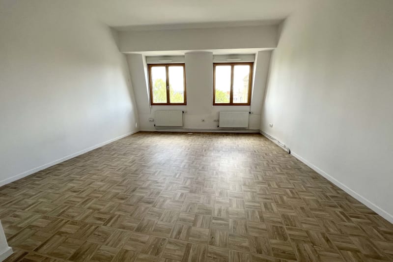 Grand appartement duplex F3 à louer en plein centre-ville d'Elbeuf - Image 6