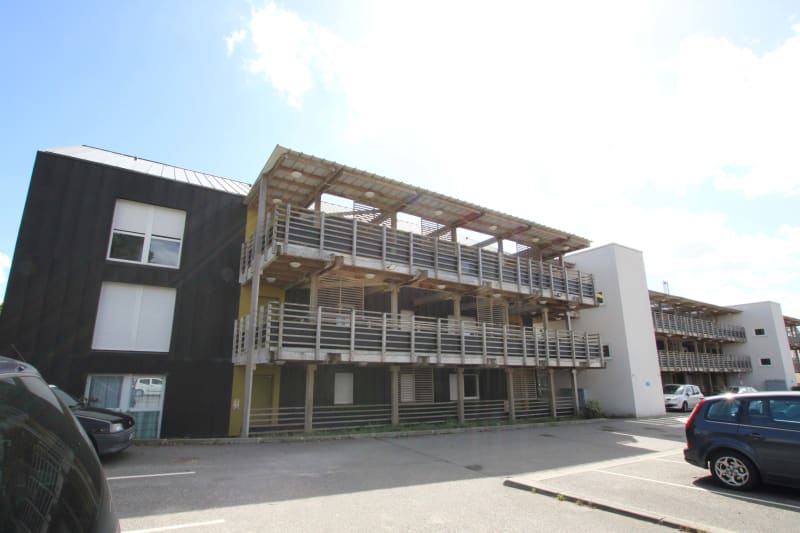 À Sainte-Marie-des-Champs : location appartement T3 - Image 1