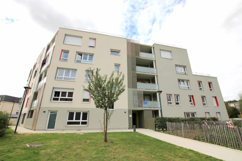 À Malaunay : location d'un appartement T4 - Image 1