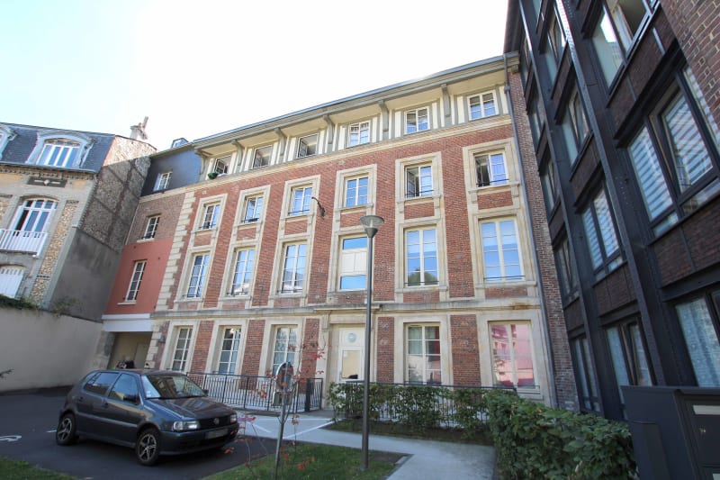 Location à Rouen Rive Droite : appartement F5 - Image 1