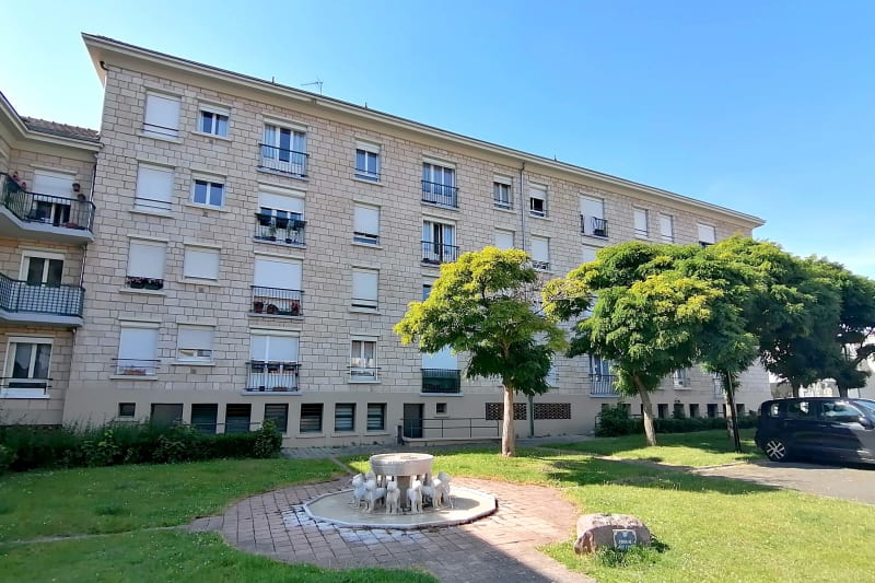 Location d'un appartement T4 à Barentin - Image 1