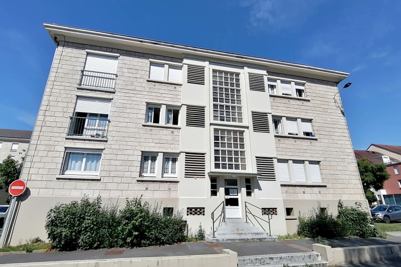 Appartement en location F4 au centre-ville de Barentin - Image 1