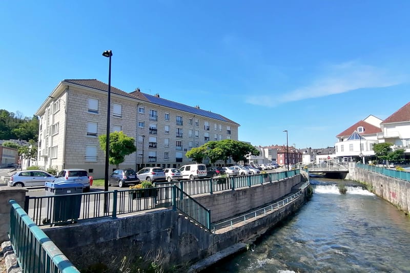 Appartement en location F4 au centre-ville de Barentin - Image 2