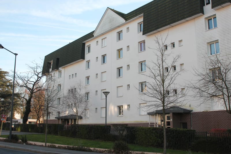 Appartement F1 en location au pied des commerces à Canteleu - Image 1