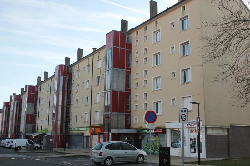 Appartement T3 à louer, au pied de la place du marché à Canteleu - Image 2