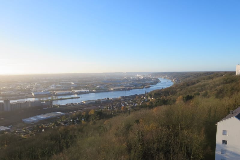 Grand appartement T3 en location à Canteleu avec vue sur Rouen - Image 1