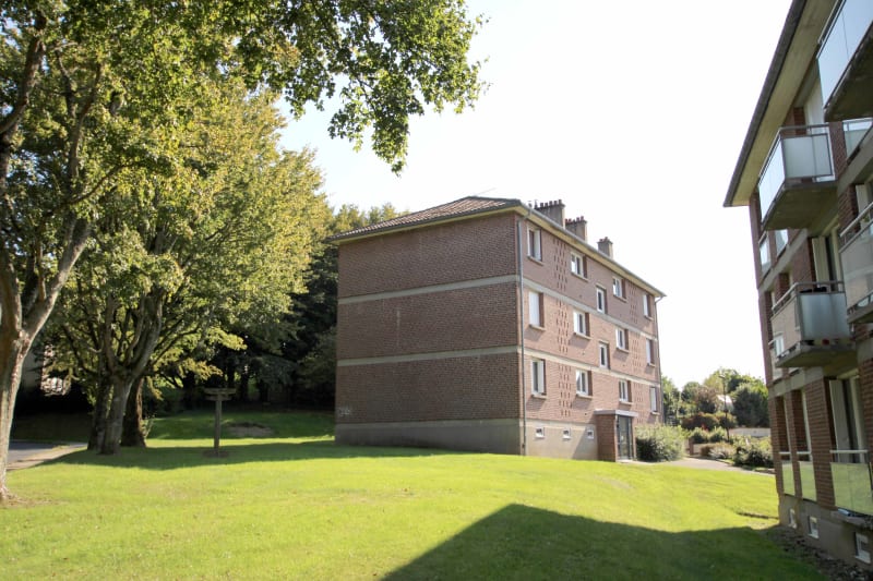 À Cany-Barville : location appartement T3 - Image 1