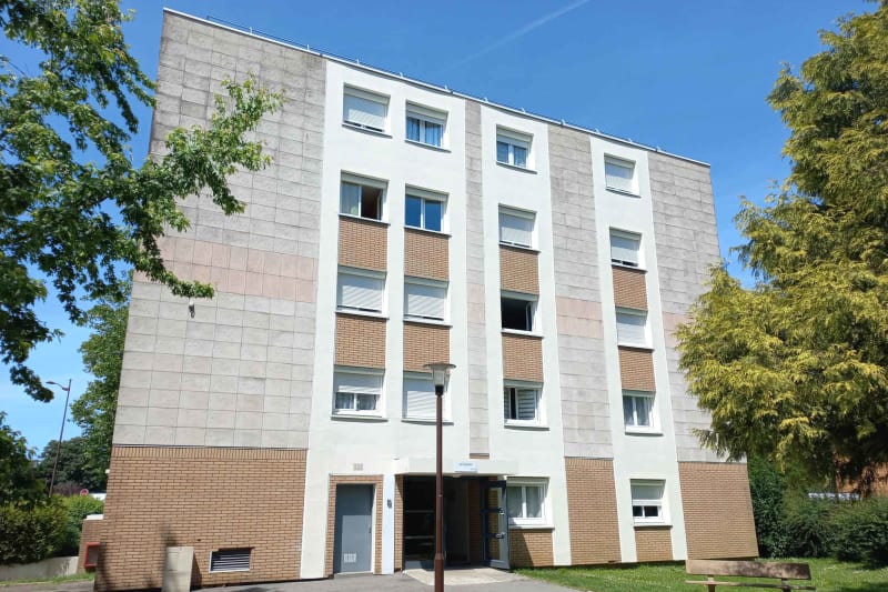À louer appartement T4 à Cany-Barville - Image 1