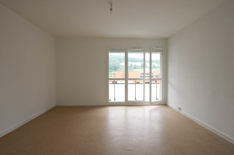 Appartement T3 à louer à Rives en Seine, proche du collège - Image 2