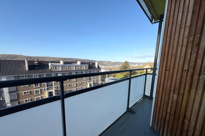 En location : appartement T4 à Déville-lès-Rouen - Image 2