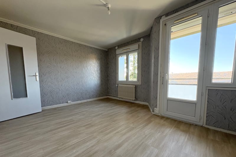 À Déville-lès-Rouen : appartement T4 à louer - Image 4