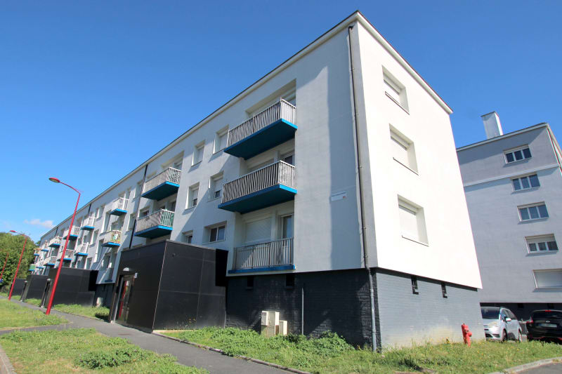 Appartement T4 à louer à Elbeuf dans une résidence récente - Image 1