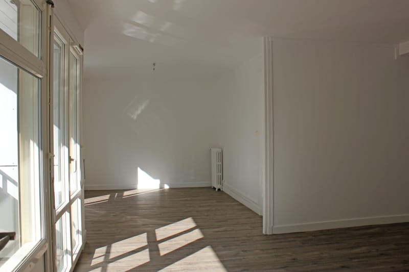 Grand appartement F4 en location en centre-ville d'Elbeuf - Image 1