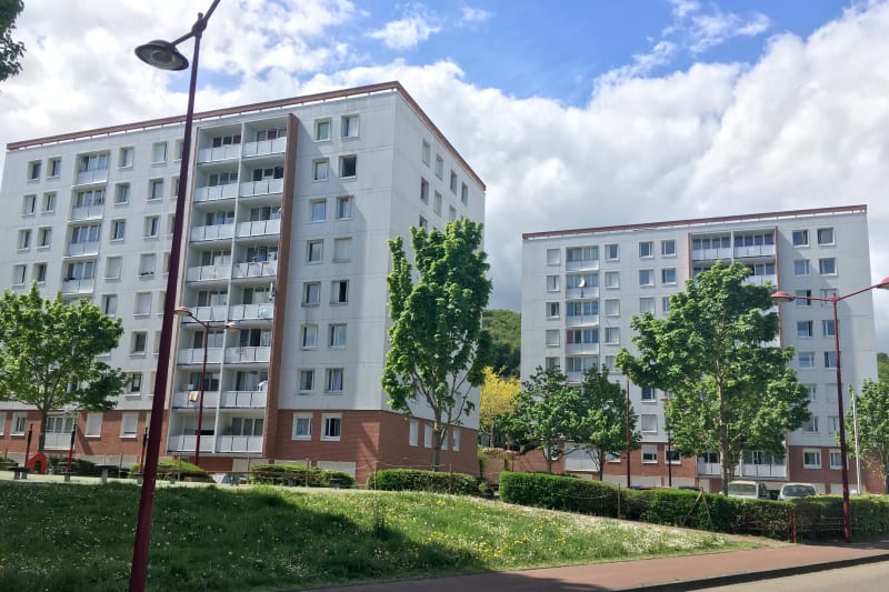 À louer : appartement F3 avec nombreux espaces verts à Elbeuf - Image 3