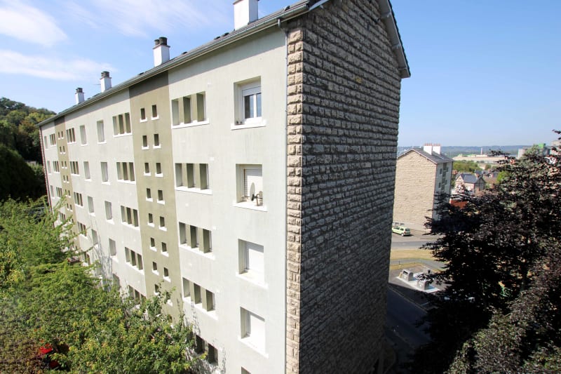 Appartement T4 en location proche du centre-ville à Grand-Couronne - Image 1