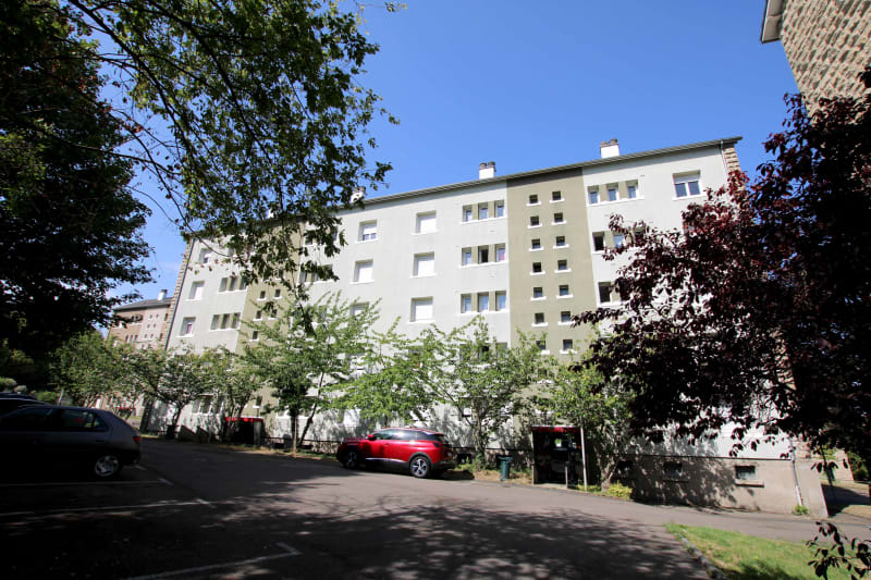 Grand appartement T3 en location proche du centre-ville à Grand-Couronne - Image 1
