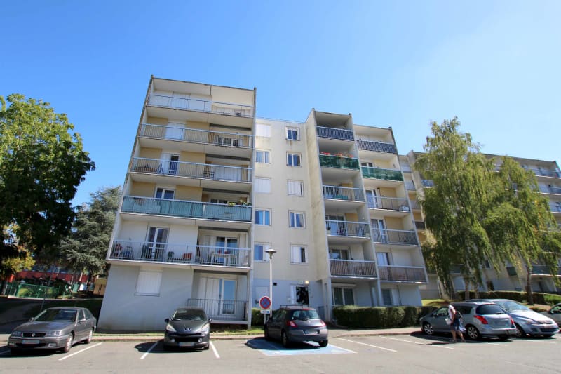 Appartement T4 en location à Grand-Couronne - Image 2