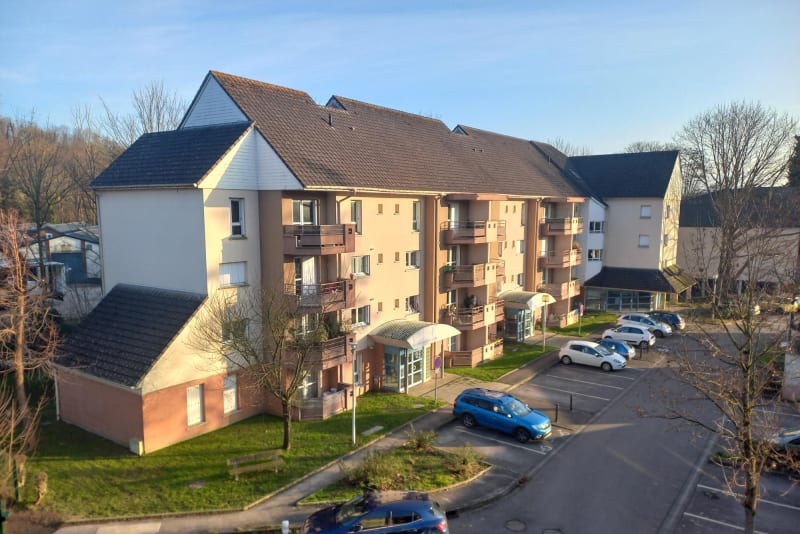 Le Houlme, location d'un appartement de 4 pièces - Image 1