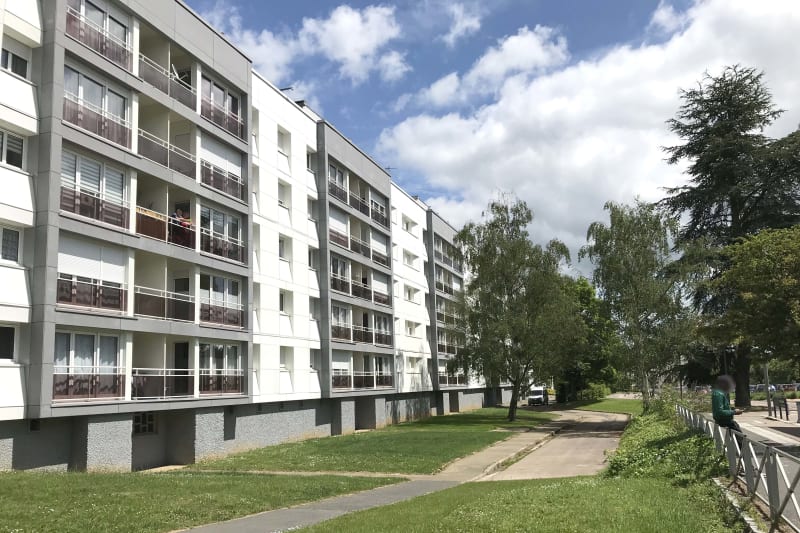 Appartement F4 en location à Mont-Saint-Aignan - Image 1