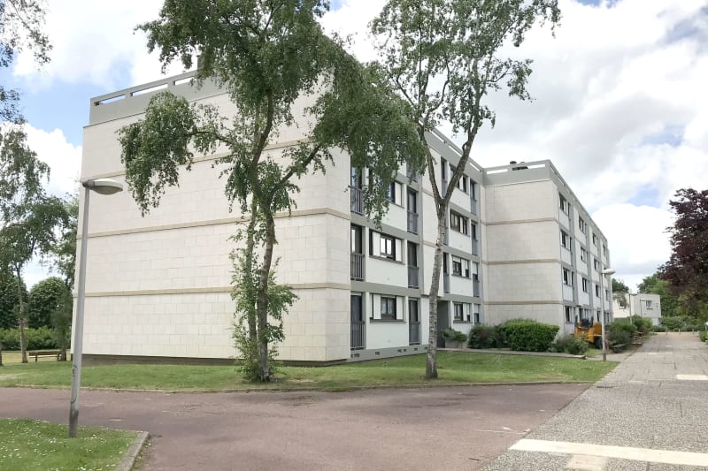 Grand appartement T4 à louer à Mont-Saint-Aignan - Image 1