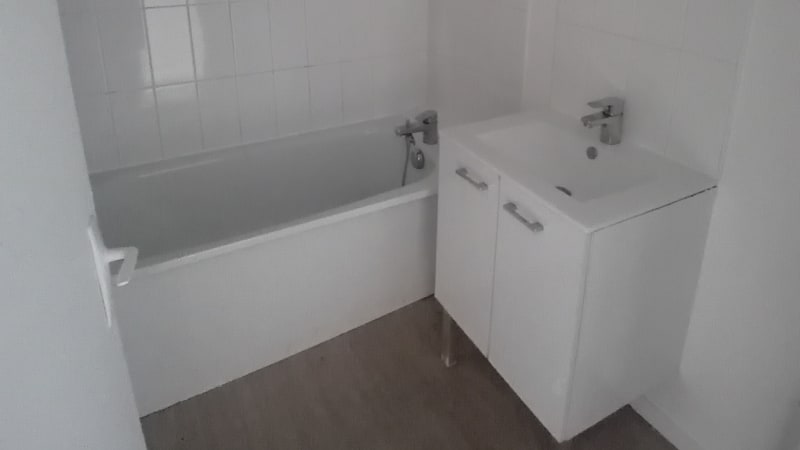 Grand appartement T4 à louer à Mont-Saint-Aignan - Image 4