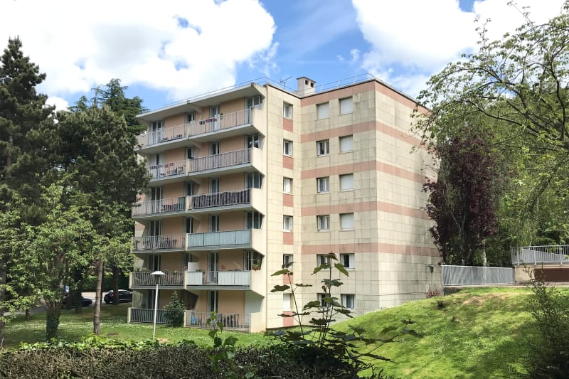 Mont-Saint-Aignan : location appartement T3 - Image 1