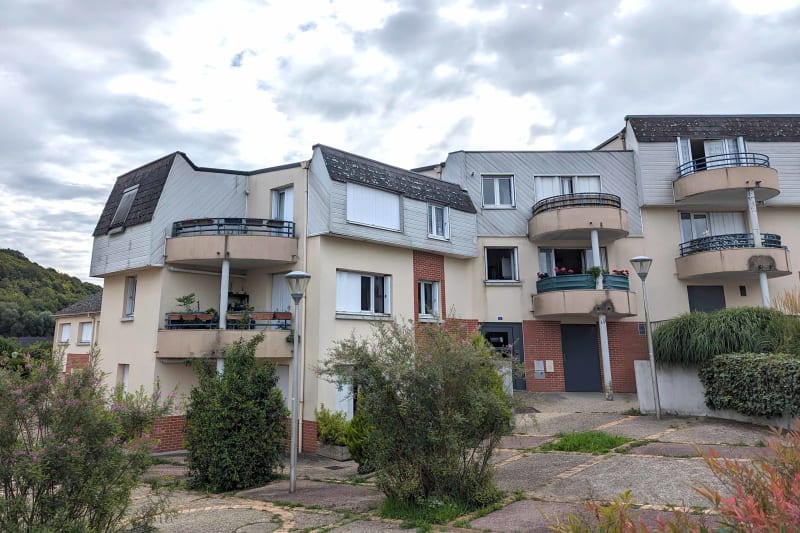 À Montville : location appartement T2 - Image 1