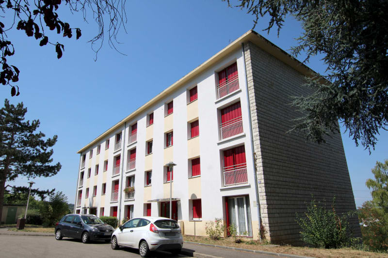 Appartement T4 en location à Moulineaux - Image 1