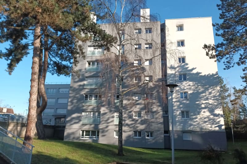À Oissel : location d'un appartement T3 - Image 1