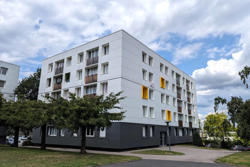 Grand appartement de 3 pièces à louer à Petit-Couronne - Image 1