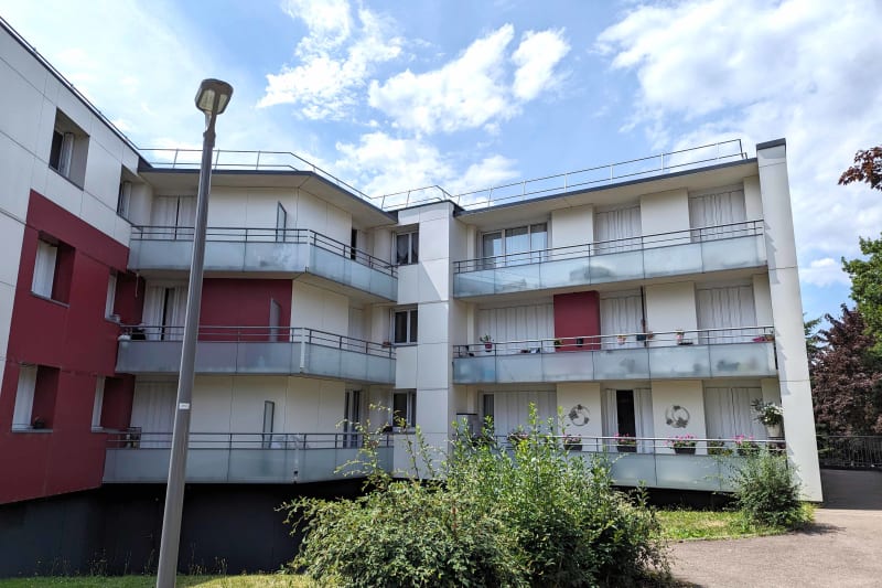 Appartement 3 pièces en location à Petit-Couronne - Image 1