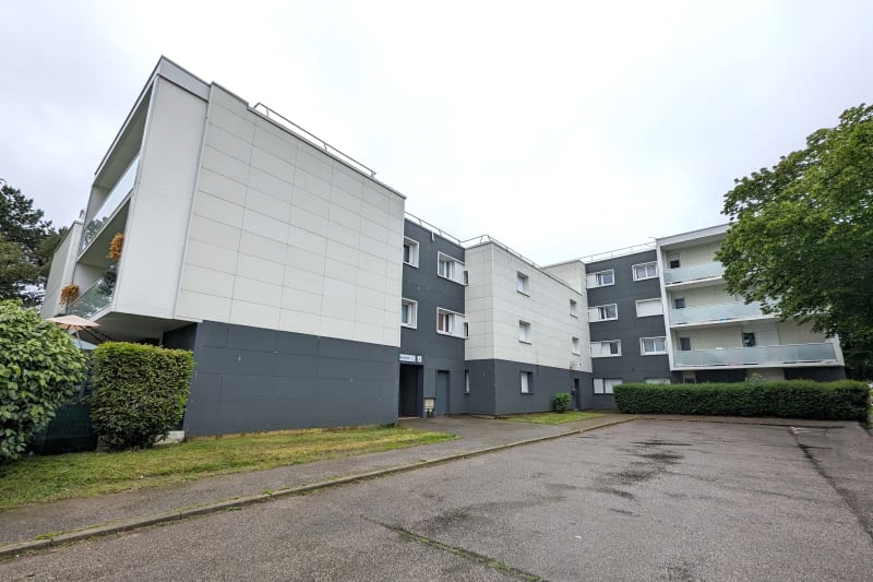 Appartement type T3 à Saint-Arnoult en location - Image 1