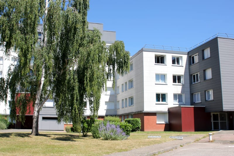 Appartement T3 à louer à Saint-Léger-du-Bourg-Denis - Image 1
