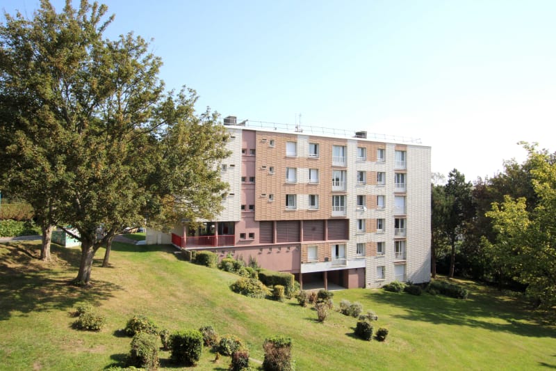 Appartement T4 en location à Saint-Valéry-en-Caux, vue sur les côtes - Image 1