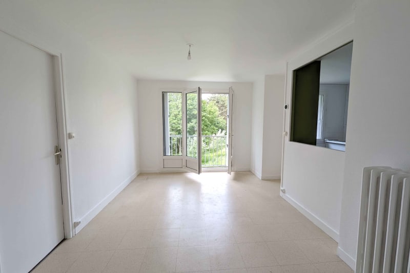 Appartement T4 en location à Saint-Valéry-en-Caux, vue sur les côtes - Image 3