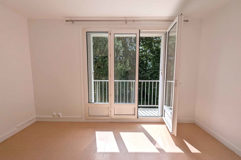 Appartement T4 en location à Saint-Valéry-en-Caux, vue sur les côtes - Image 6