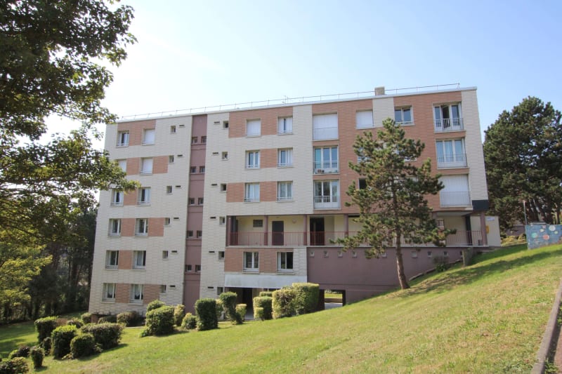 Appartement T2 en location à Saint-Valéry-en-Caux, vue sur les côtes - Image 1