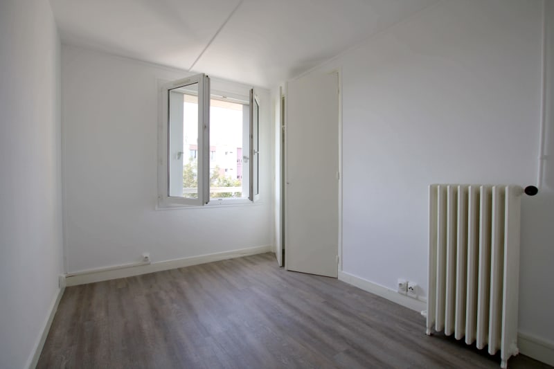 Appartement T3 à louer à Saint-Valéry-en-Caux, vue sur les côtes - Image 4