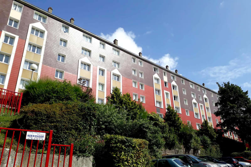 À louer grand appartement T3 à Saint-Valéry-en-Caux, vue sur port - Image 1