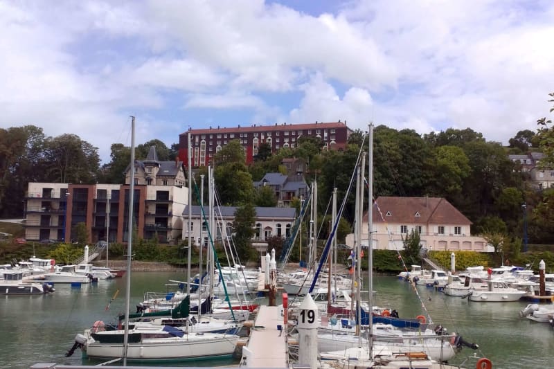 À louer appartement T3 à Saint-Valéry-en-Caux, vue sur port - Image 1