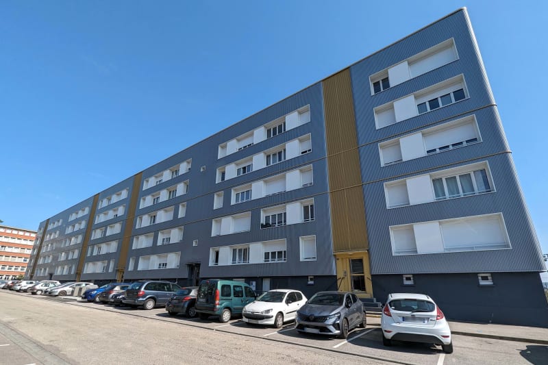 Proche lycée des Bruyères à Sotteville-lès-Rouen : appartement F4 - Image 1