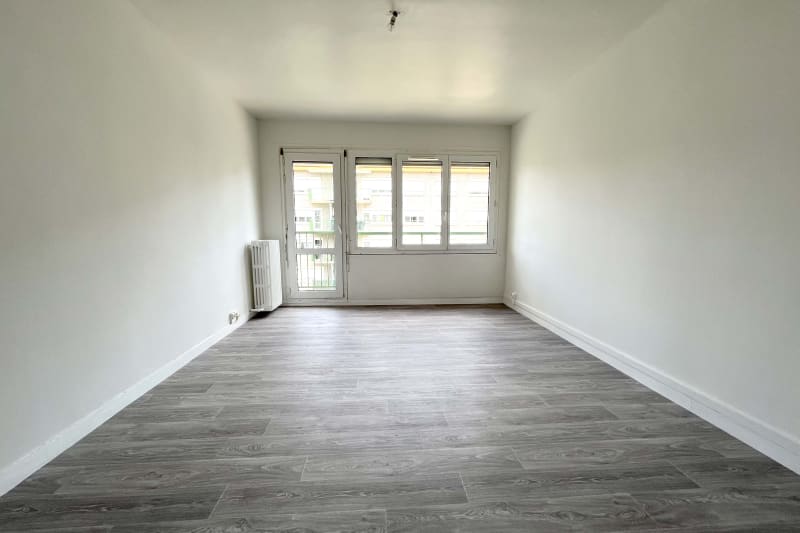 Appartement T4 en location à Sotteville-lès-Rouen dans le quartier des Bruyères - Image 1