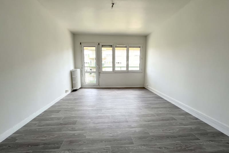 Appartement T4 en location à Sotteville-lès-Rouen dans le quartier des Bruyères - Image 2