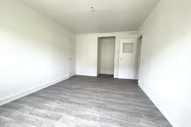 Appartement T4 en location à Sotteville-lès-Rouen dans le quartier des Bruyères - Image 2